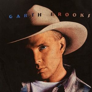 RARE VINTAGE GARTH BROOKS CONCERT T-SHIRT
